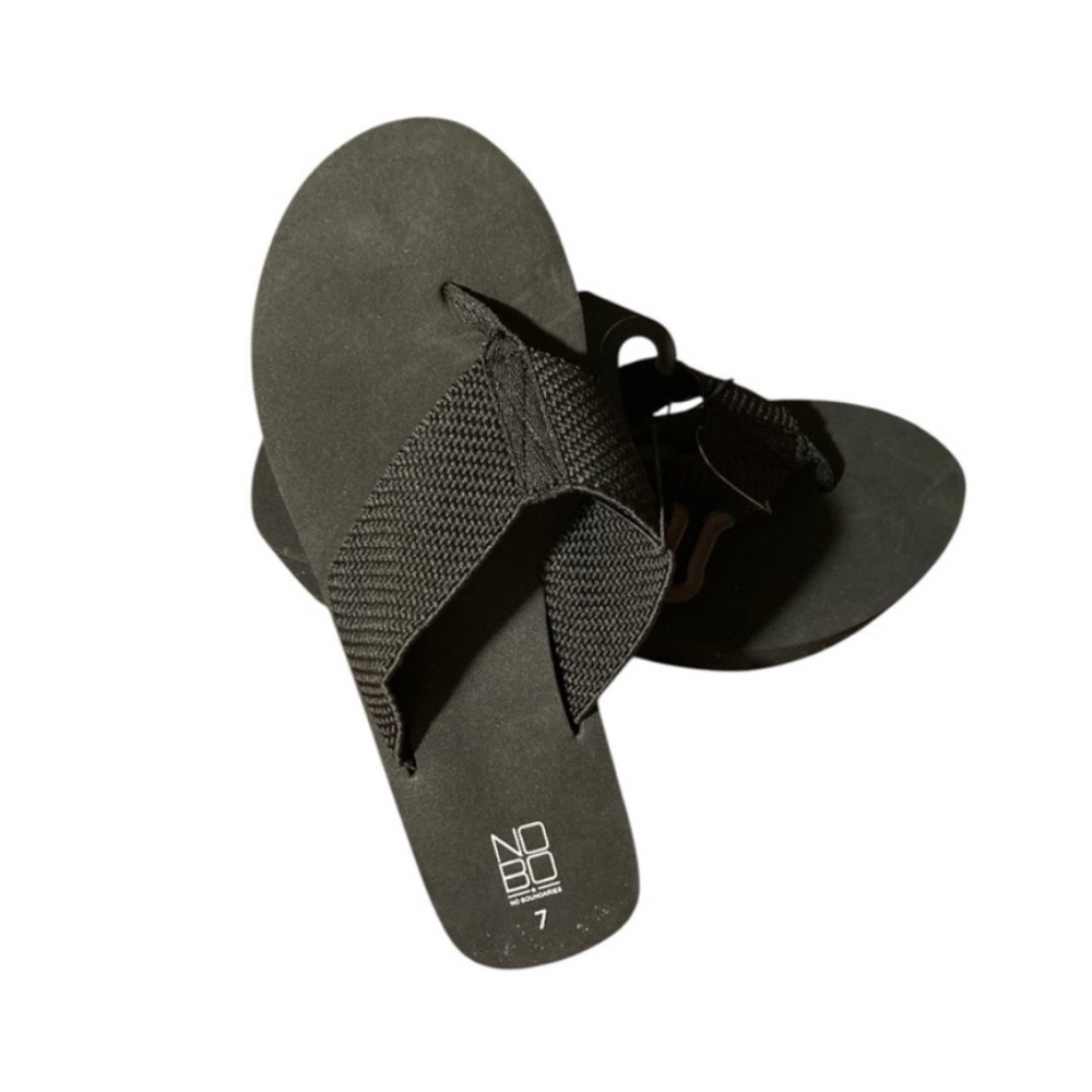 No Boundaries Black Wedge Platform Thong Sandals - Picture 4 of 8